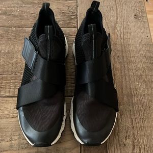 Women’s Sorel Kinetics Strap Sneaker